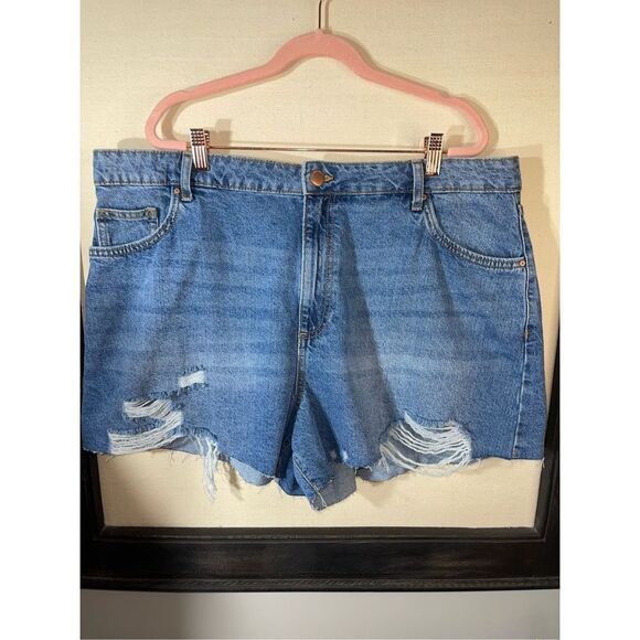 Cotton On Distressed Short - NWT - Size 14 - Picture 3 of 7